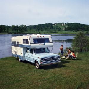 Ford F-350 Crew Cab Custom Camper '1972